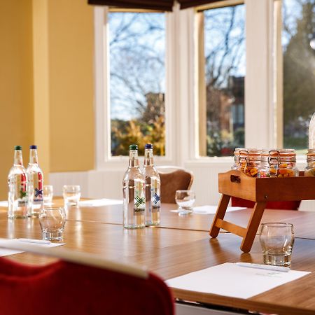 Holiday Inn Dumfries By Ihg Экстерьер фото