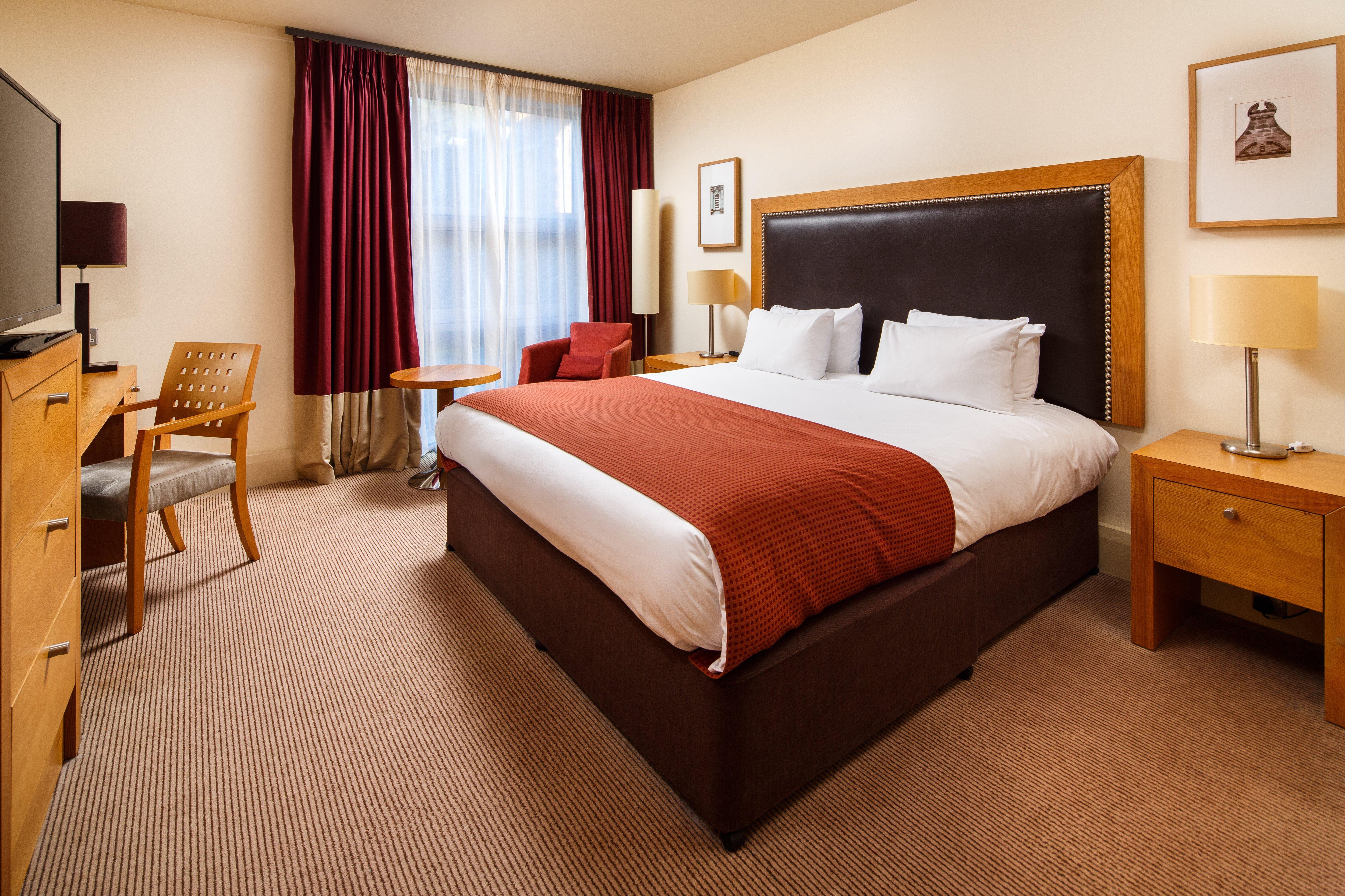 Holiday Inn Dumfries By Ihg Экстерьер фото