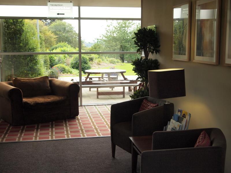 Holiday Inn Dumfries By Ihg Экстерьер фото