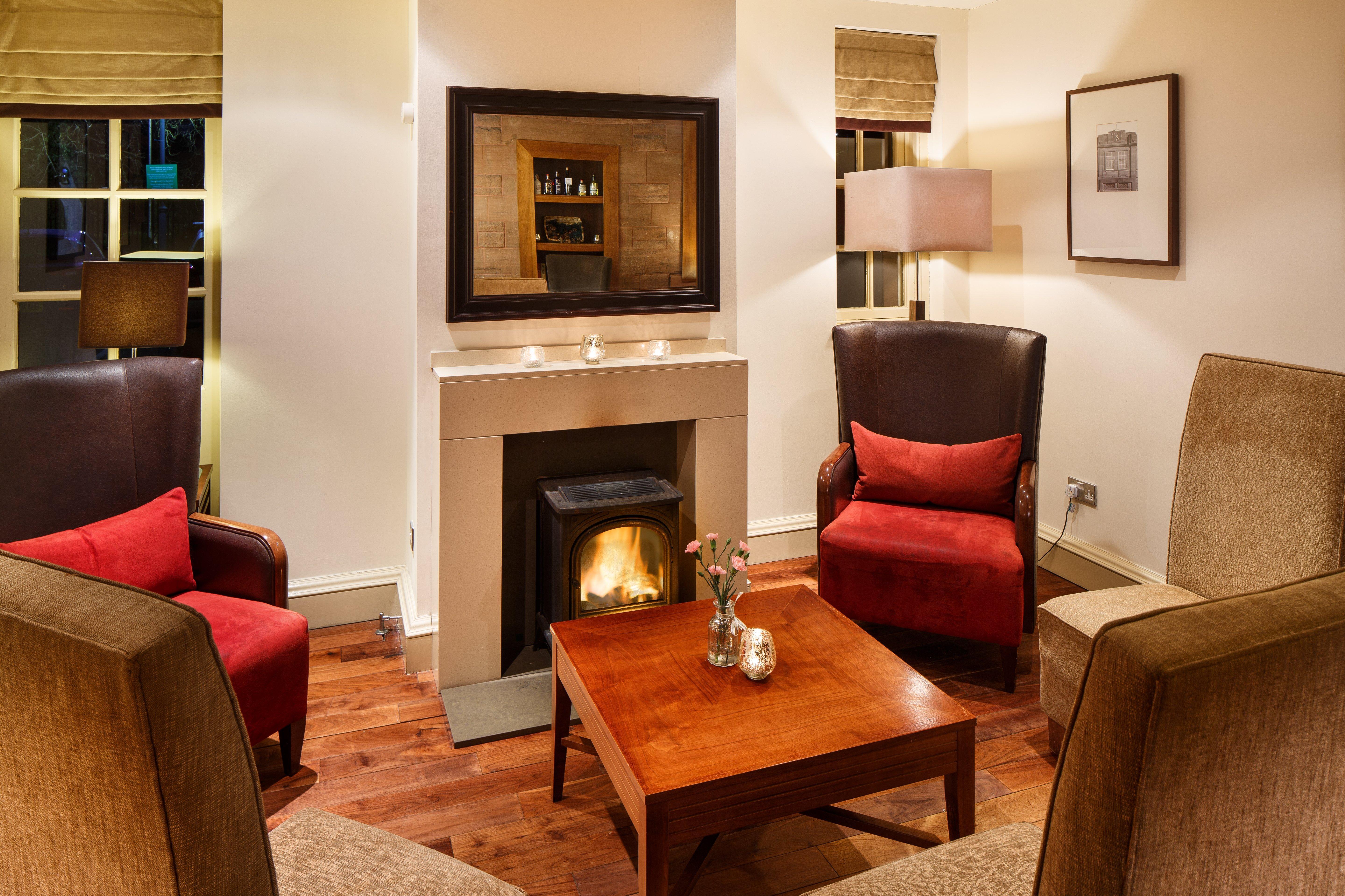 Holiday Inn Dumfries By Ihg Экстерьер фото