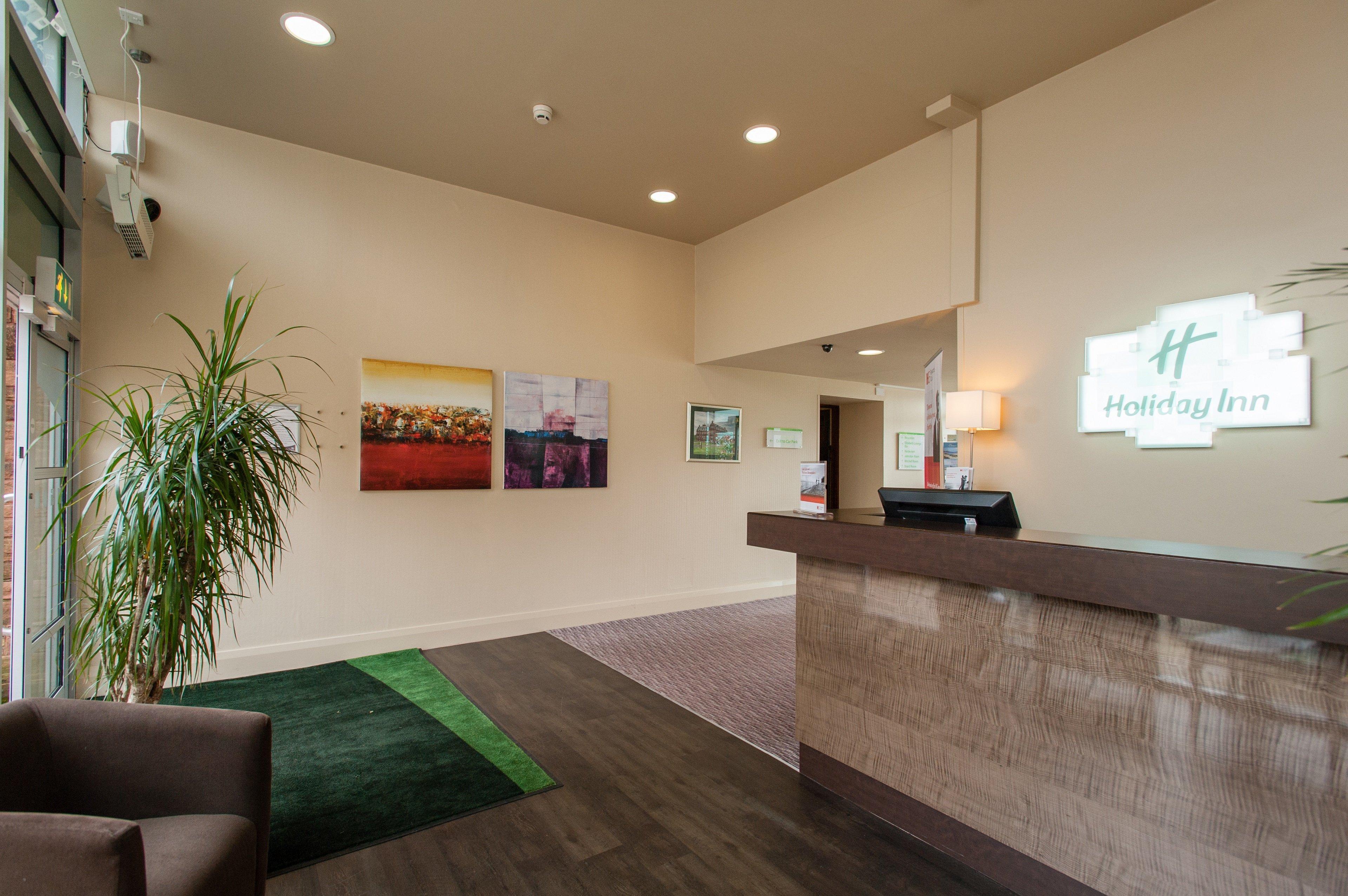Holiday Inn Dumfries By Ihg Экстерьер фото