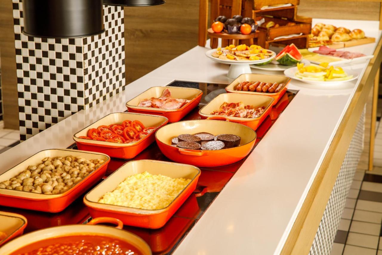Holiday Inn Dumfries By Ihg Экстерьер фото