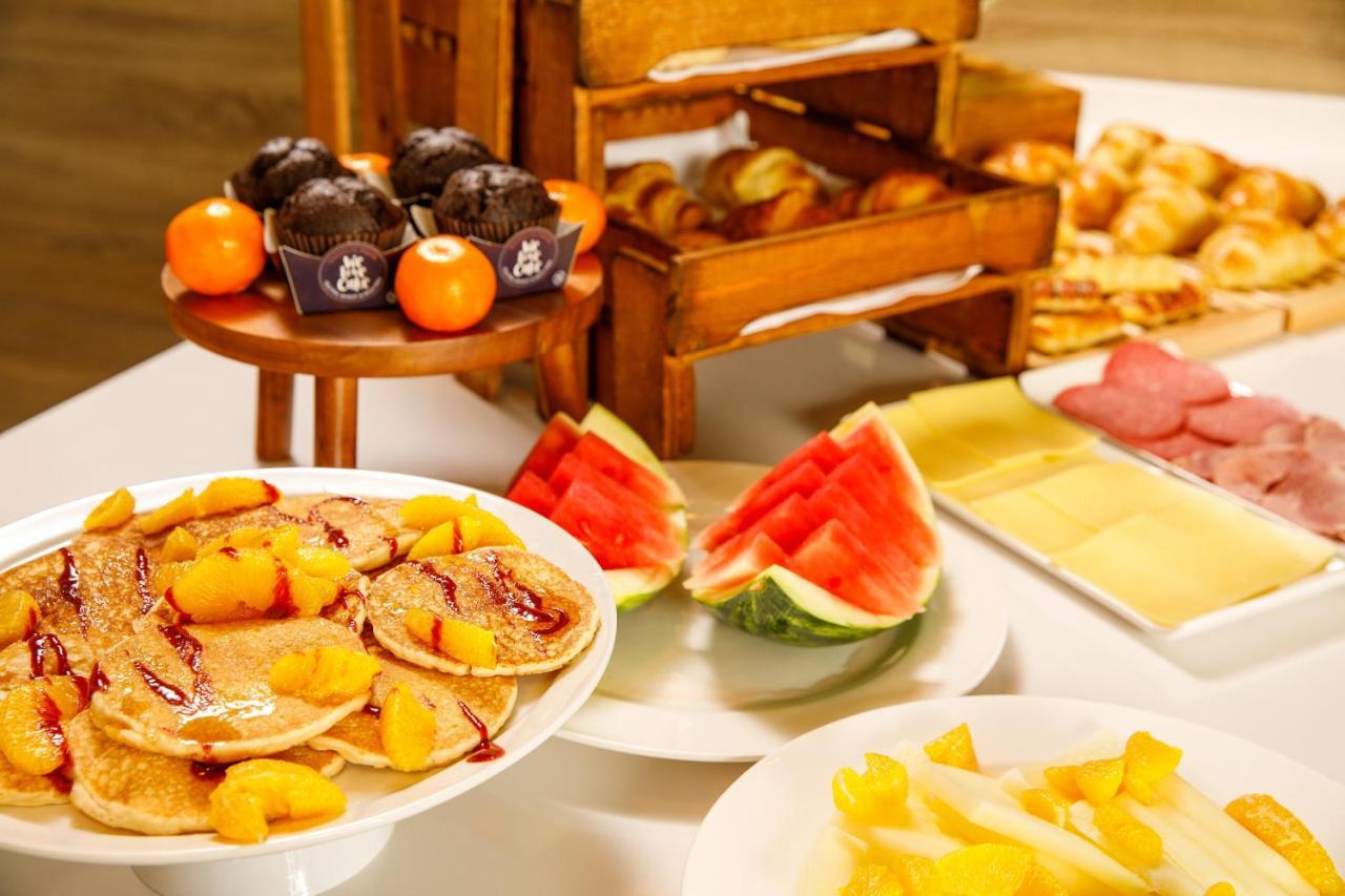 Holiday Inn Dumfries By Ihg Экстерьер фото