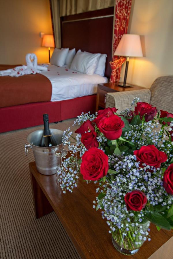 Holiday Inn Dumfries By Ihg Экстерьер фото