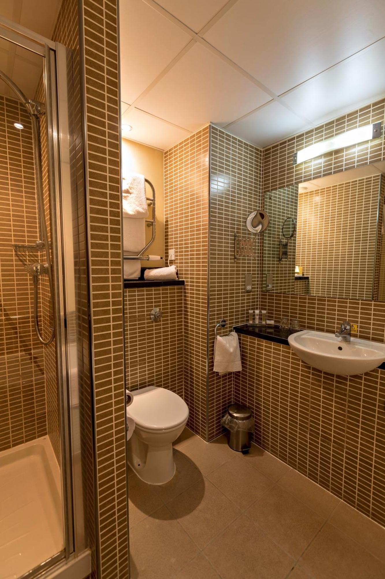 Holiday Inn Dumfries By Ihg Экстерьер фото