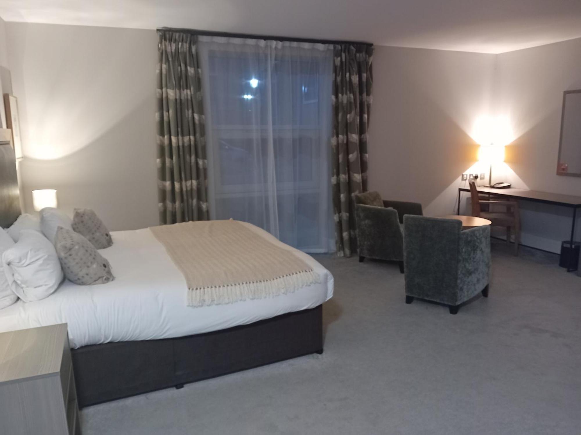 Holiday Inn Dumfries By Ihg Экстерьер фото