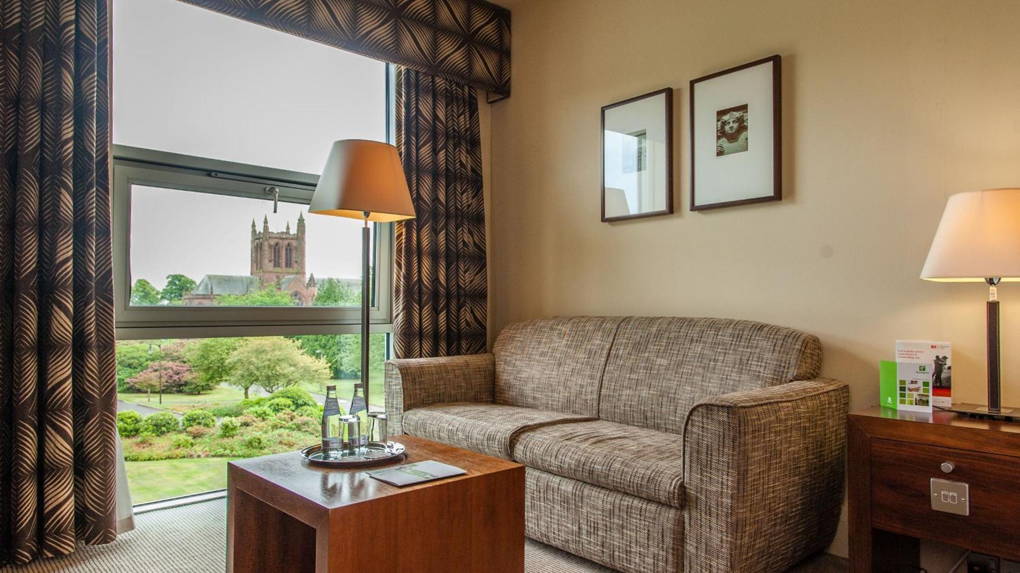 Holiday Inn Dumfries By Ihg Экстерьер фото
