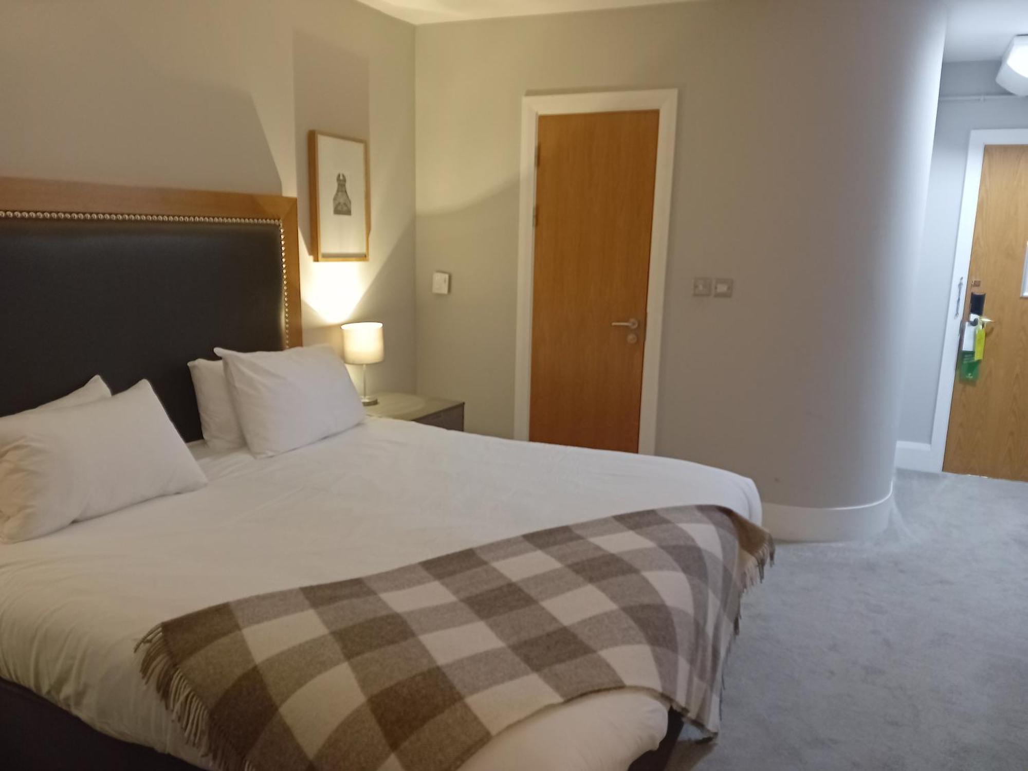 Holiday Inn Dumfries By Ihg Экстерьер фото