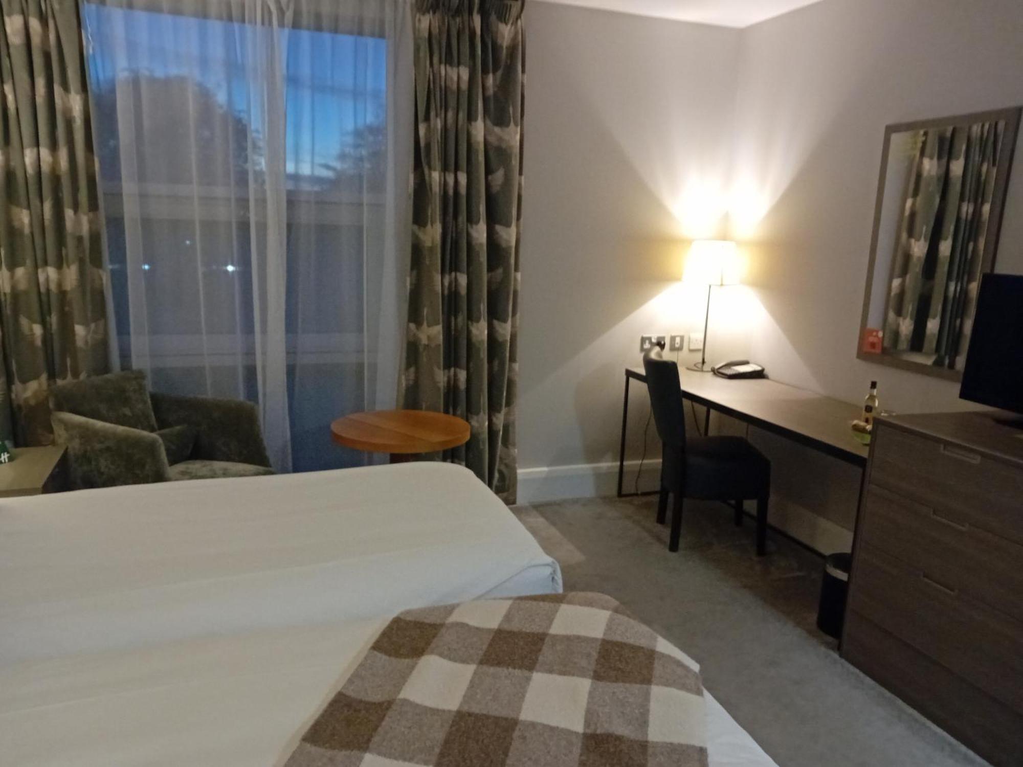 Holiday Inn Dumfries By Ihg Экстерьер фото