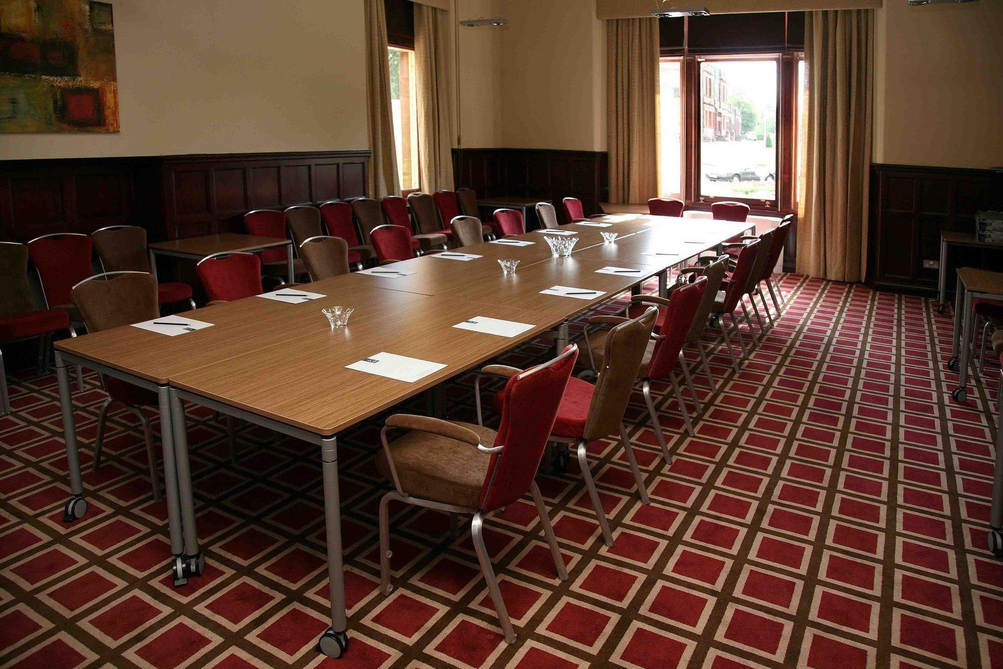 Holiday Inn Dumfries By Ihg Экстерьер фото
