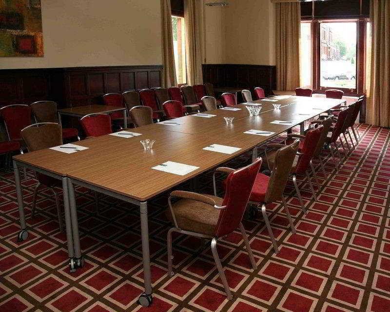 Holiday Inn Dumfries By Ihg Экстерьер фото
