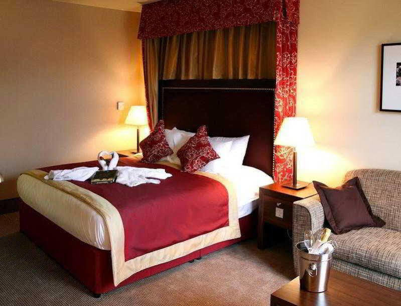 Holiday Inn Dumfries By Ihg Экстерьер фото