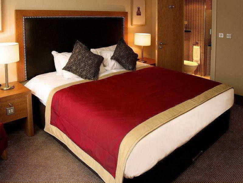 Holiday Inn Dumfries By Ihg Экстерьер фото